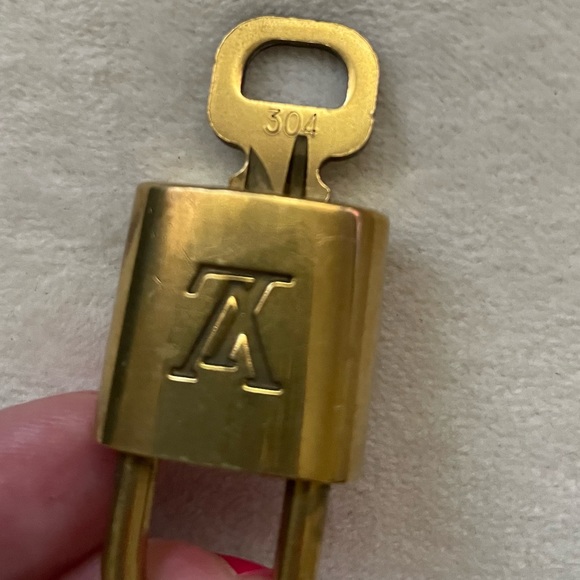 Authentic Louis Vuitton Padlock With Key #304 Gold Finished - Picture 6 of 9